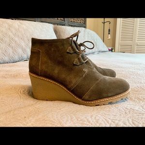 Toms booties, size 9.5, olive suede